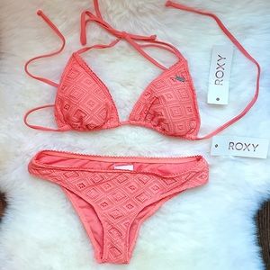 COPY - NWT Roxy Hazy Daisy Crochet Bikini Coral S…